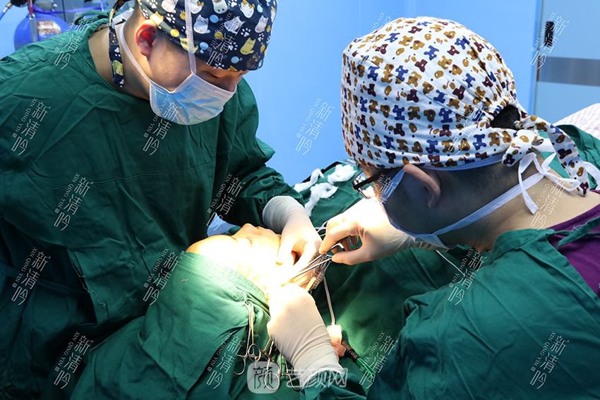 耳軟骨隆鼻果圖分享，術(shù)后~