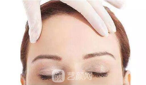 豐額頭+蘋果肌 女漢紙成女神，超有女人味