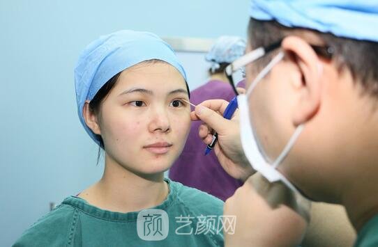 雙眼皮術(shù)前面診